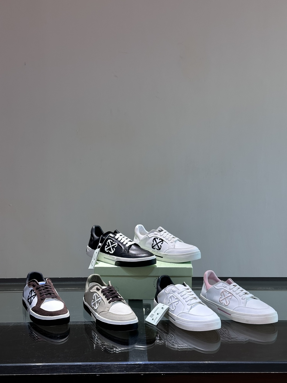 오프화이트 스니커즈