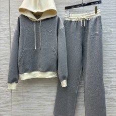 미우미우 트레이닝복