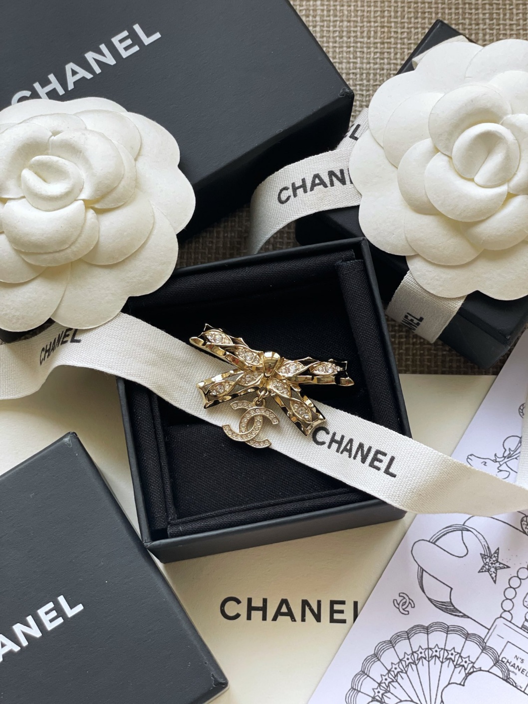 샤넬 브로치