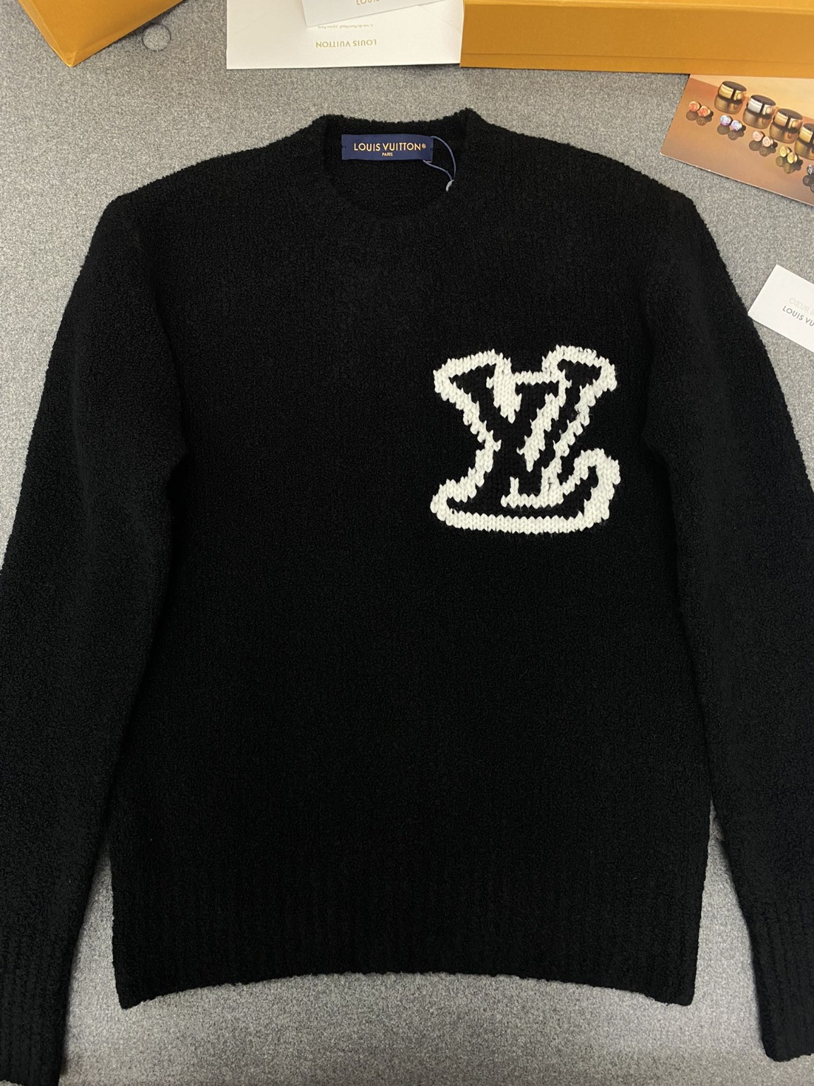 루이비통 니트