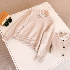 로로피아나 니트
