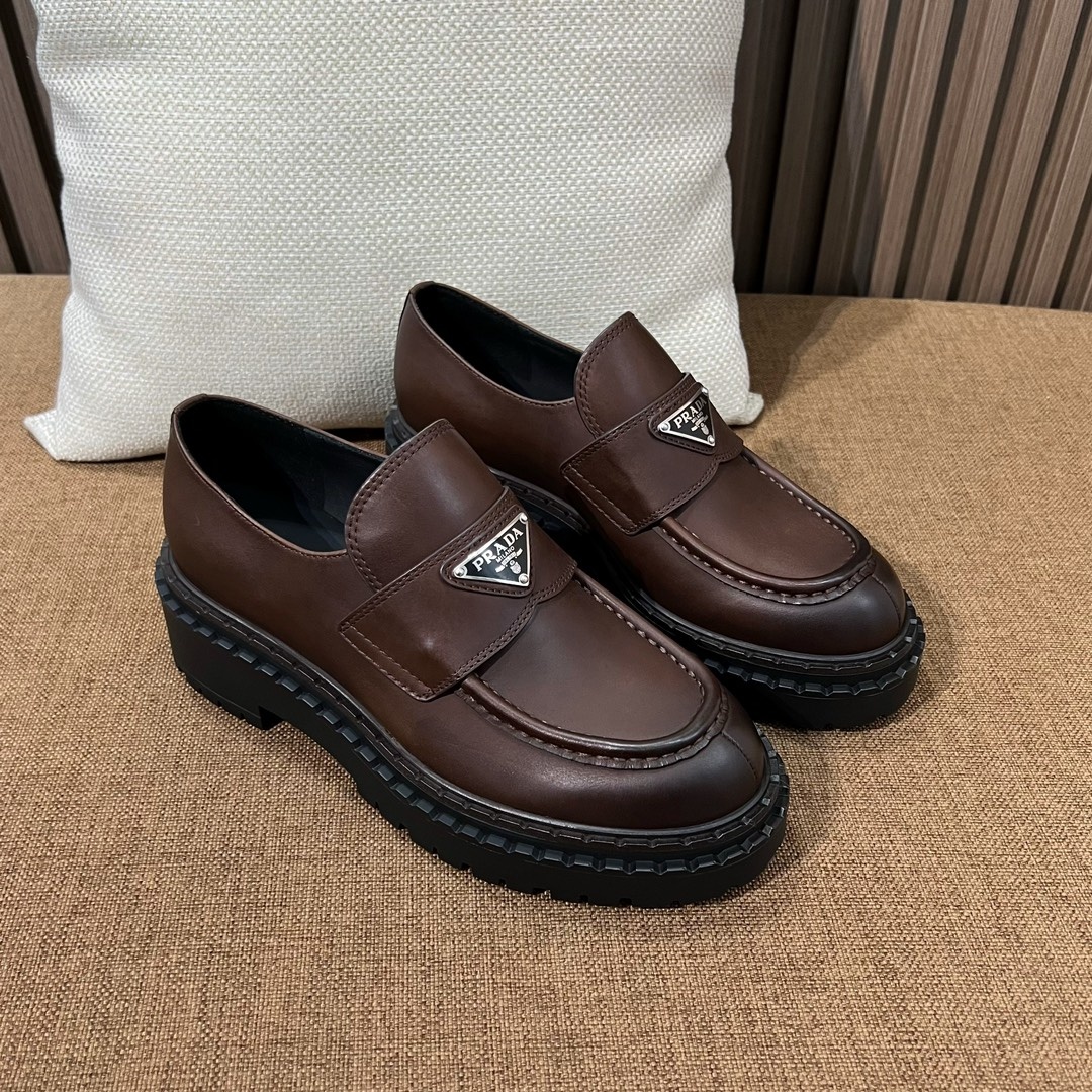 프라다 로퍼