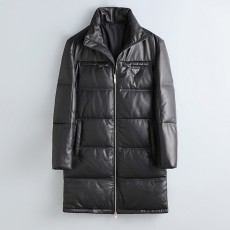 프라다 가죽패딩