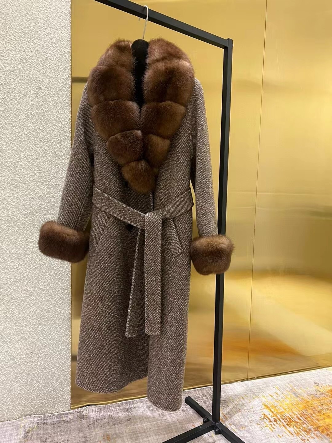 로로피아나 코트
