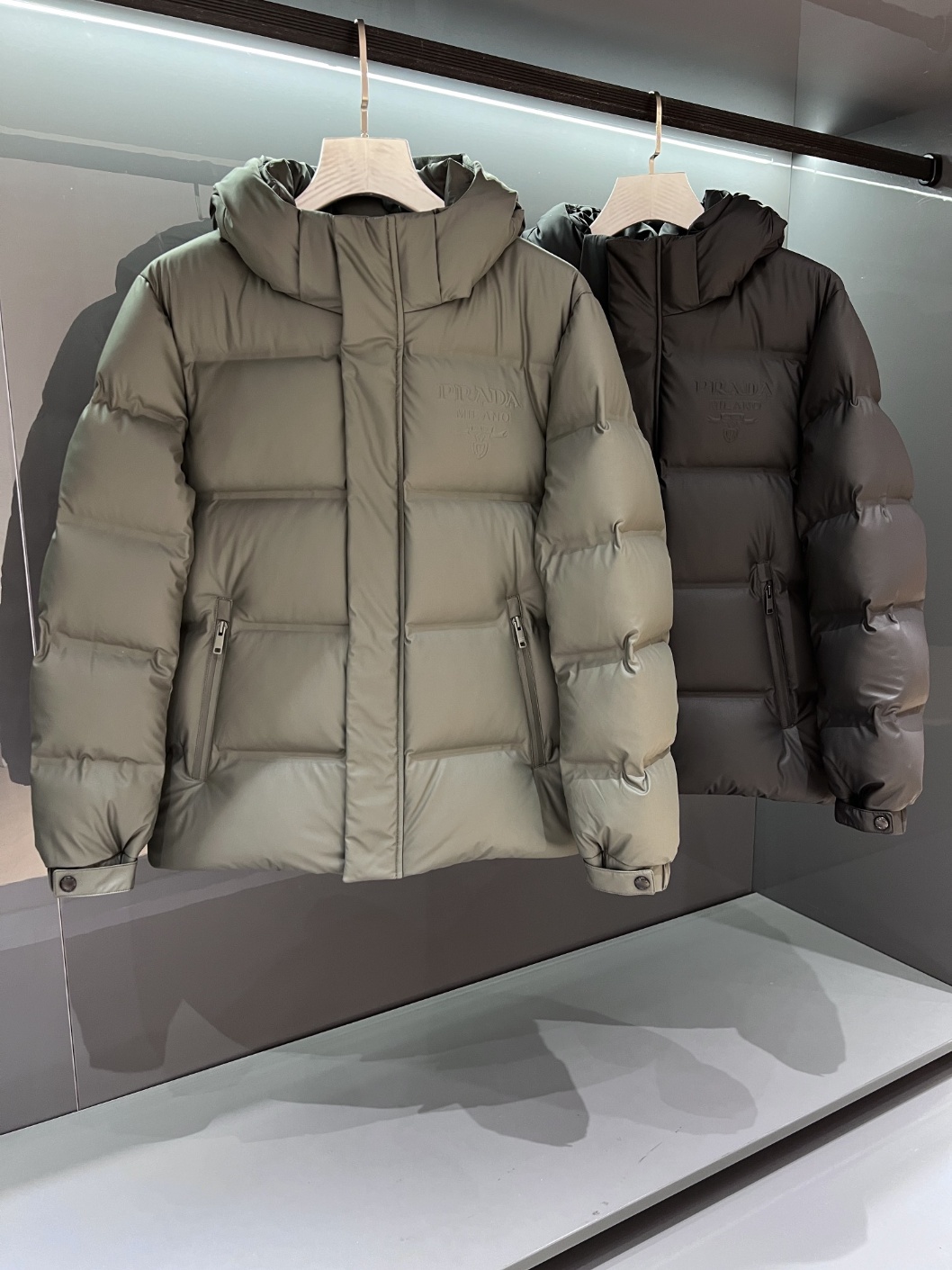 프라다 패딩