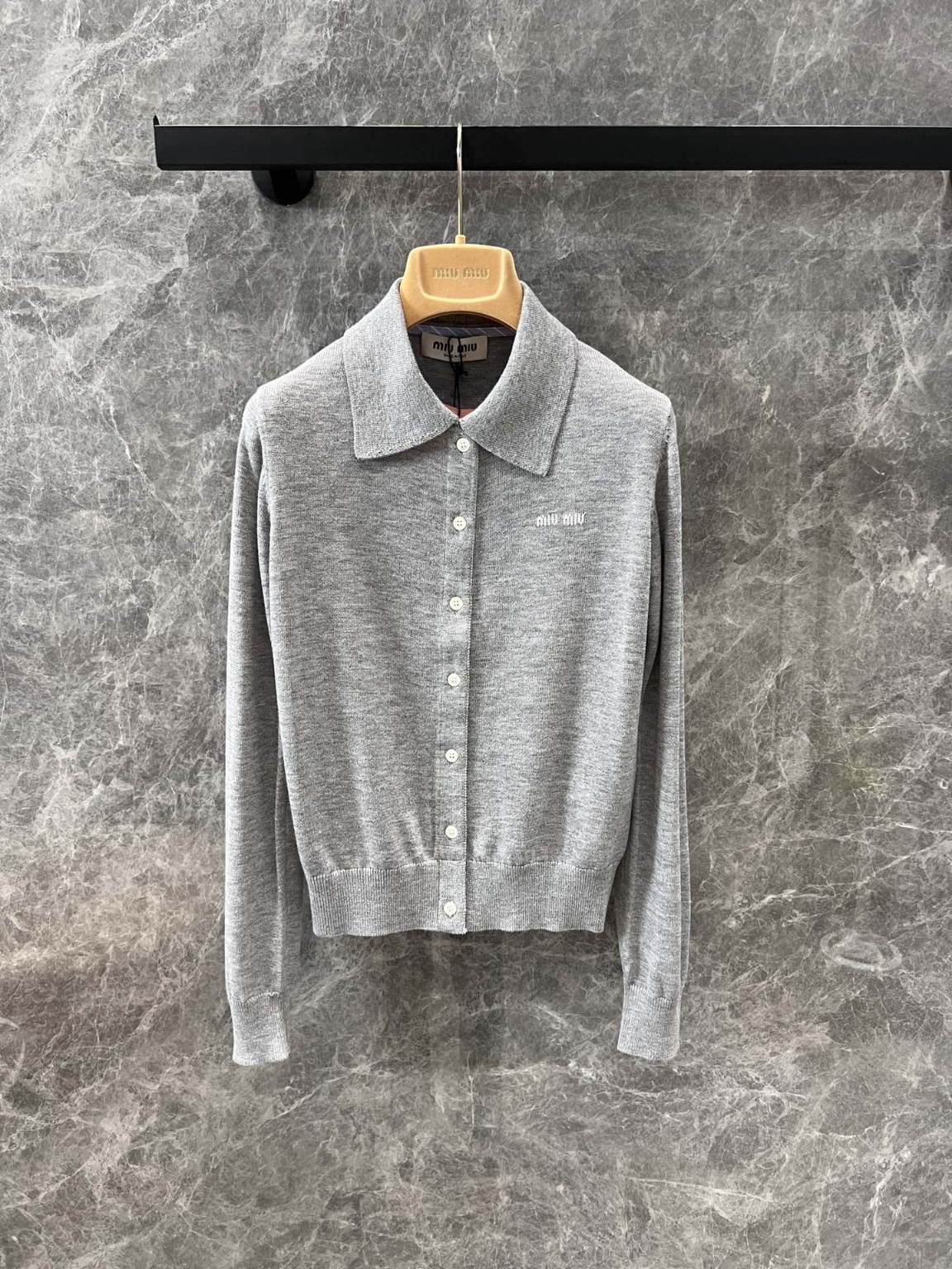 미우미우 가디건