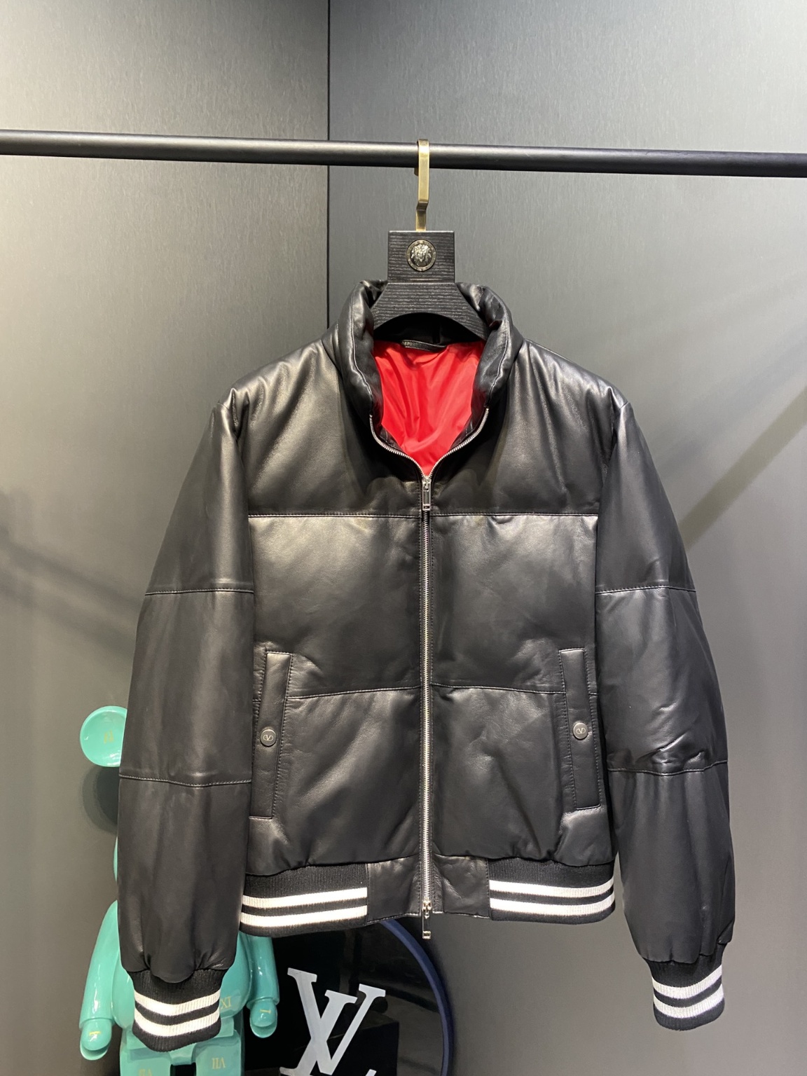 발렌티노 가죽패딩