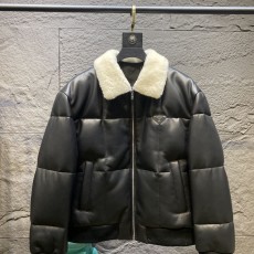 프라다 가죽패딩