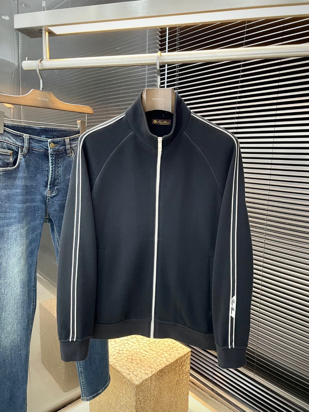 로로피아나 자켓