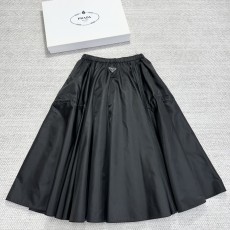 프라다 치마