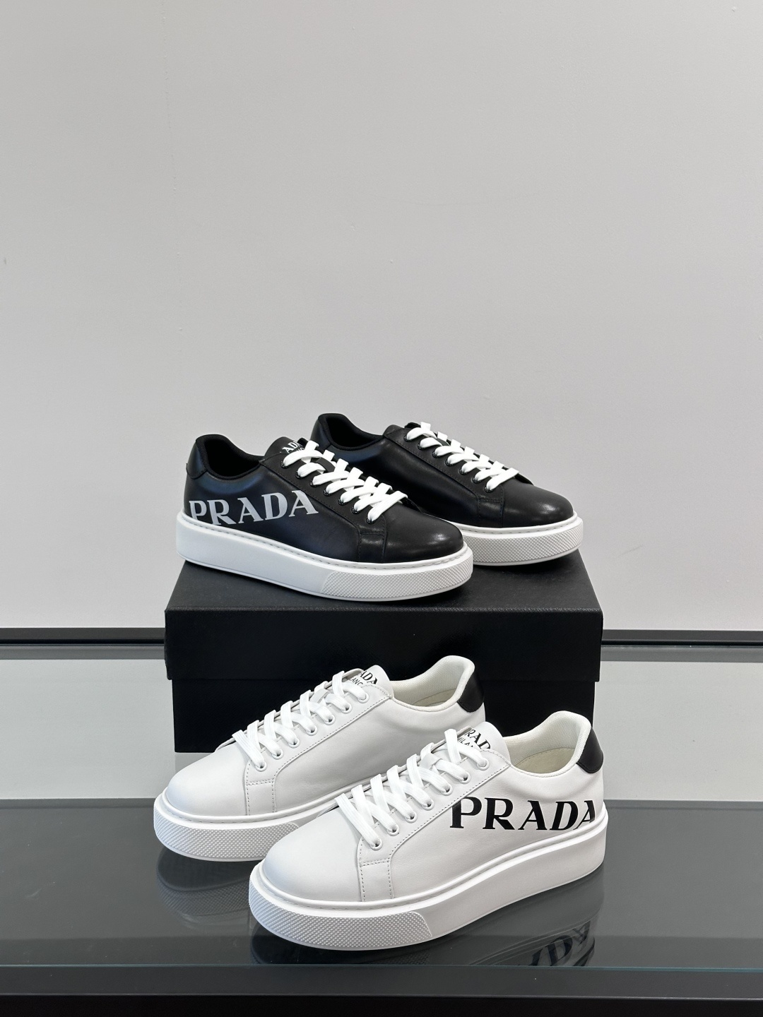 프라다 스니커즈