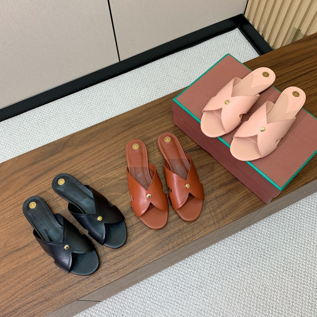 로로피아나 슬리퍼