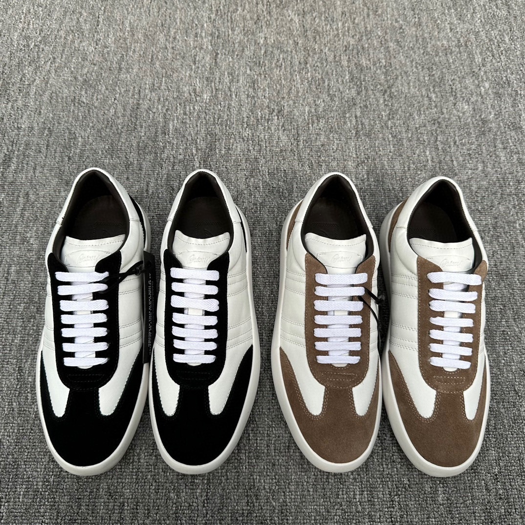 브리오니 스니커즈