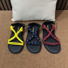 미우미우 샌들