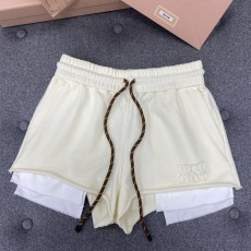 미우미우 반바지