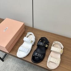 미우미우 샌들
