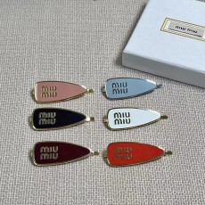 미우미우 헤어핀