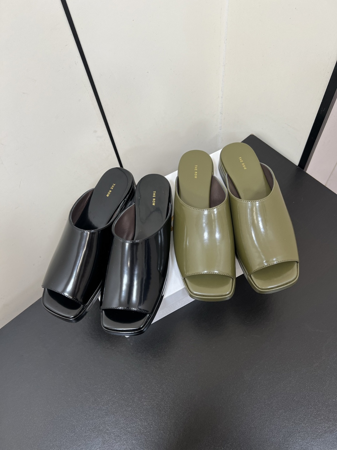 더로우 슬리퍼