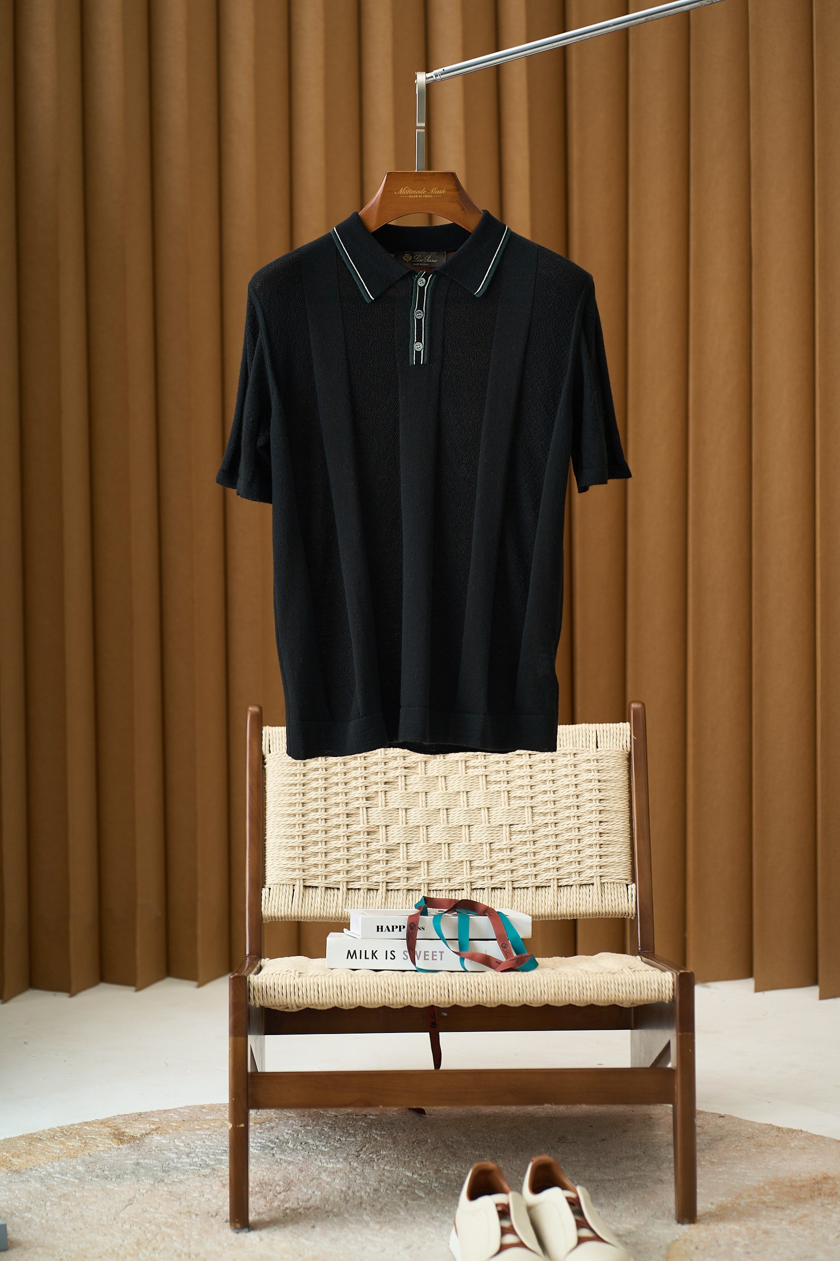 로로피아나 반팔니트