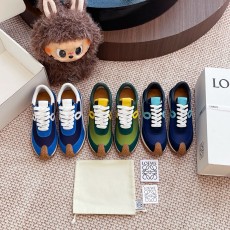 로에베 스니커즈