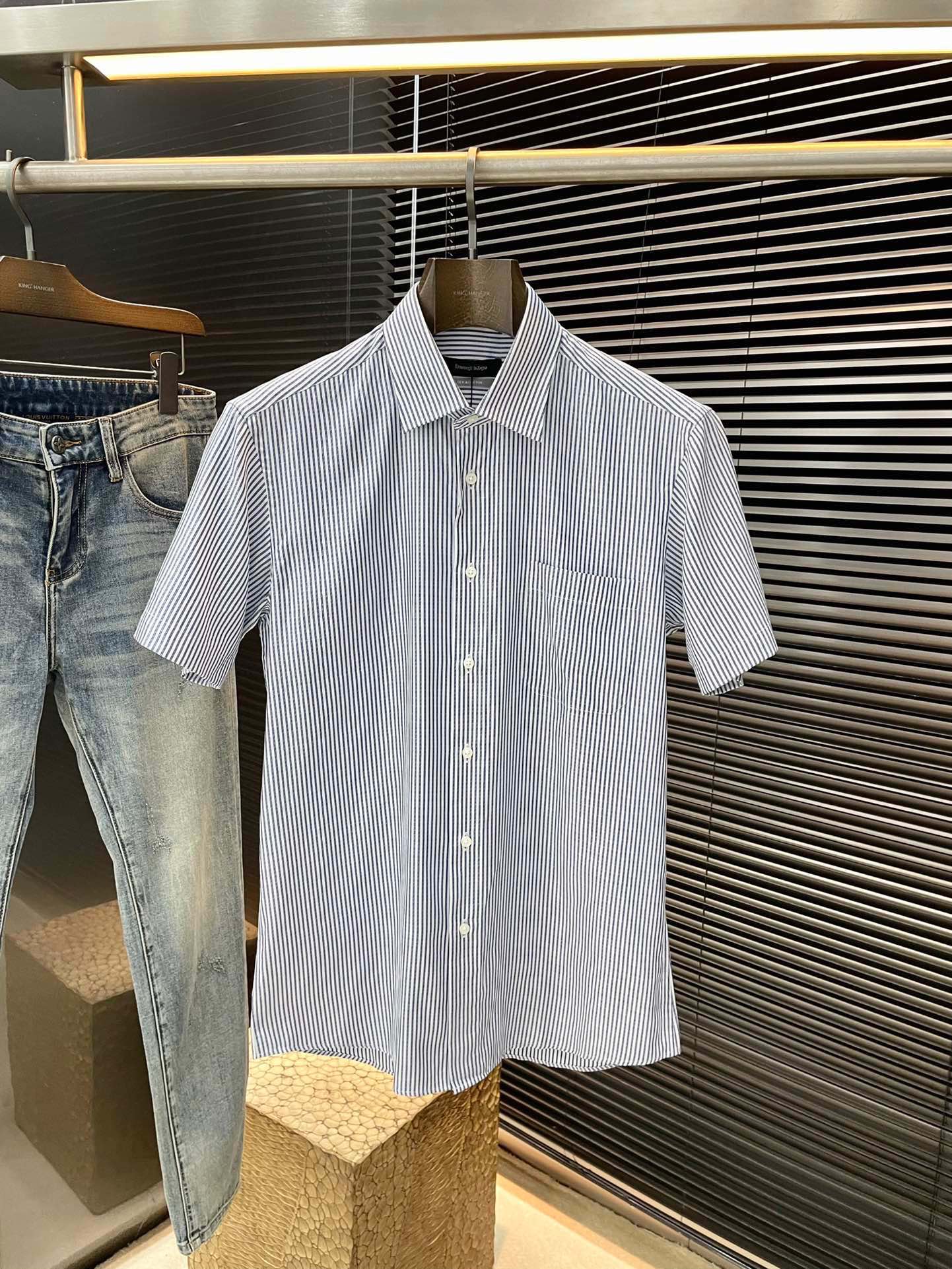 로로피아나 반팔셔츠