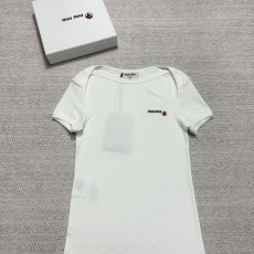 미우미우 반팔티