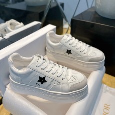 디올 스니커즈