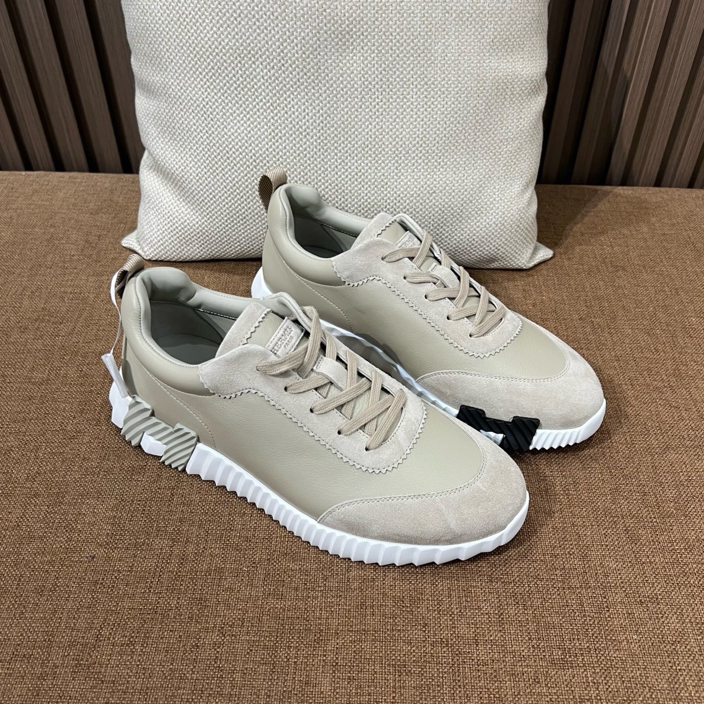 에르메스 스니커즈