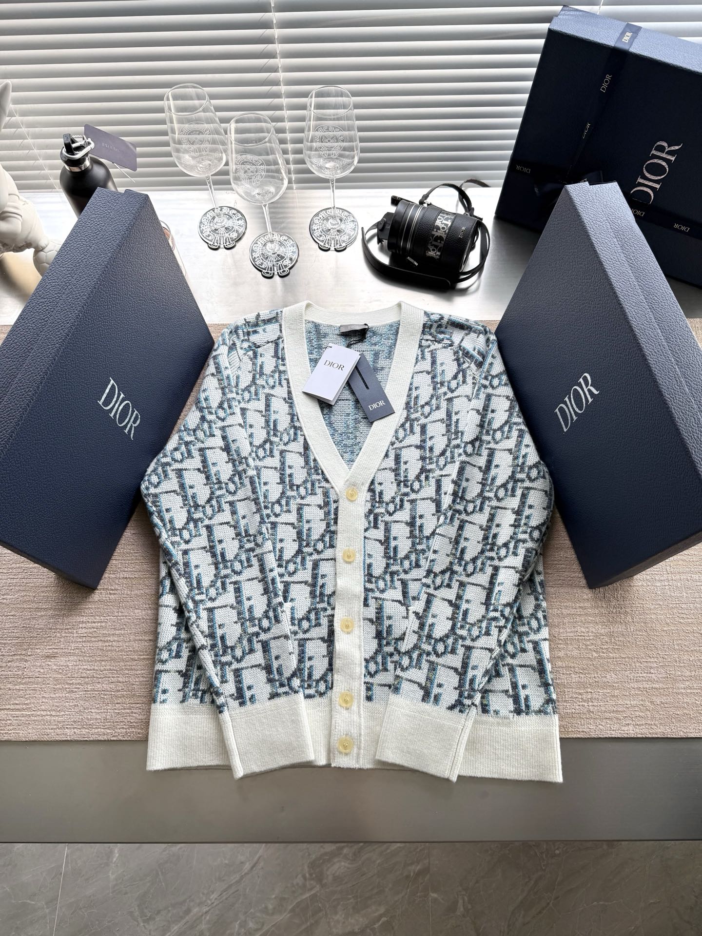 디올 가디건