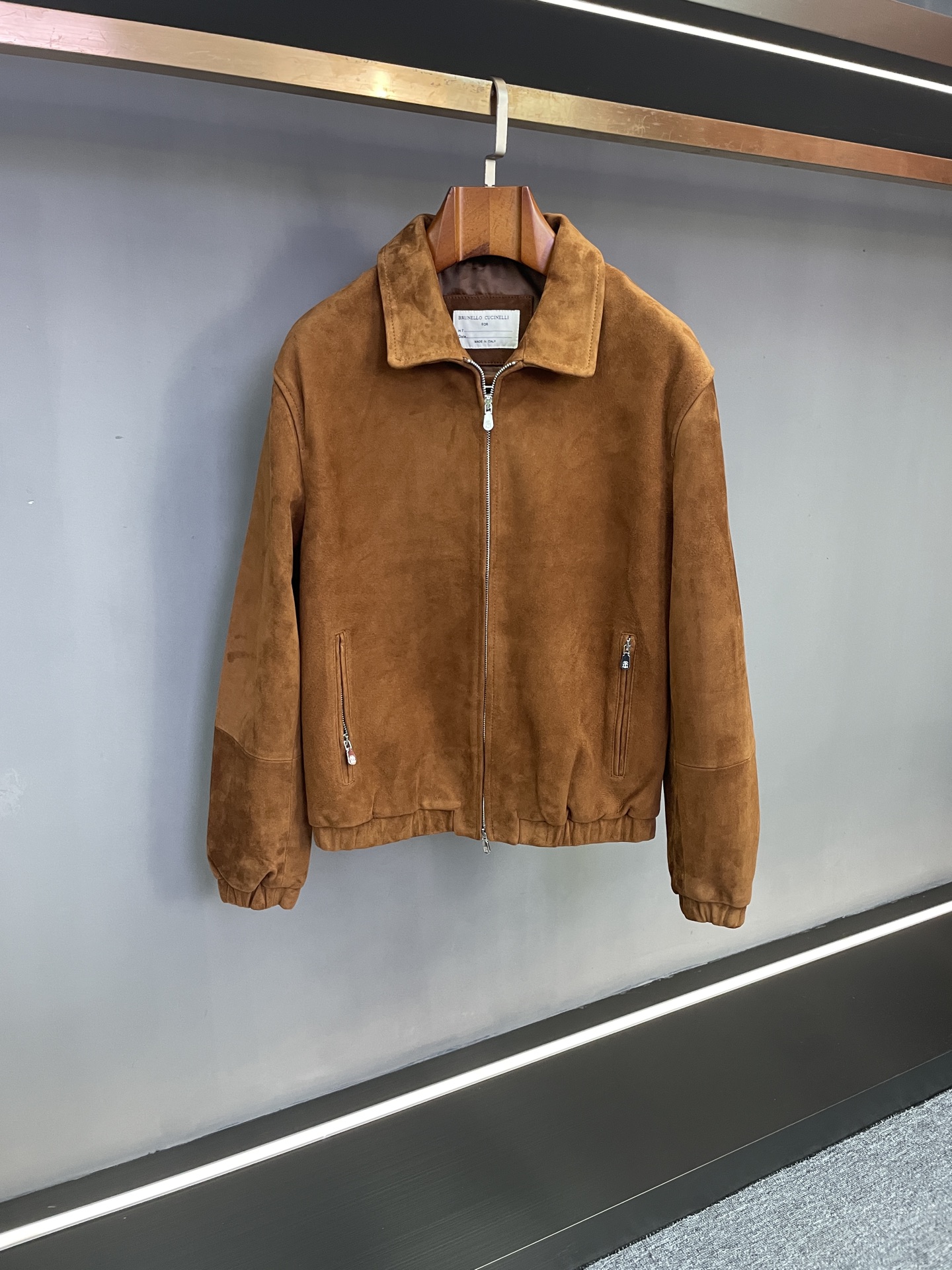 브루넬로쿠치넬리 가죽자켓