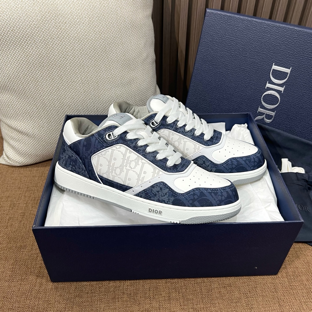 디올 스니커즈