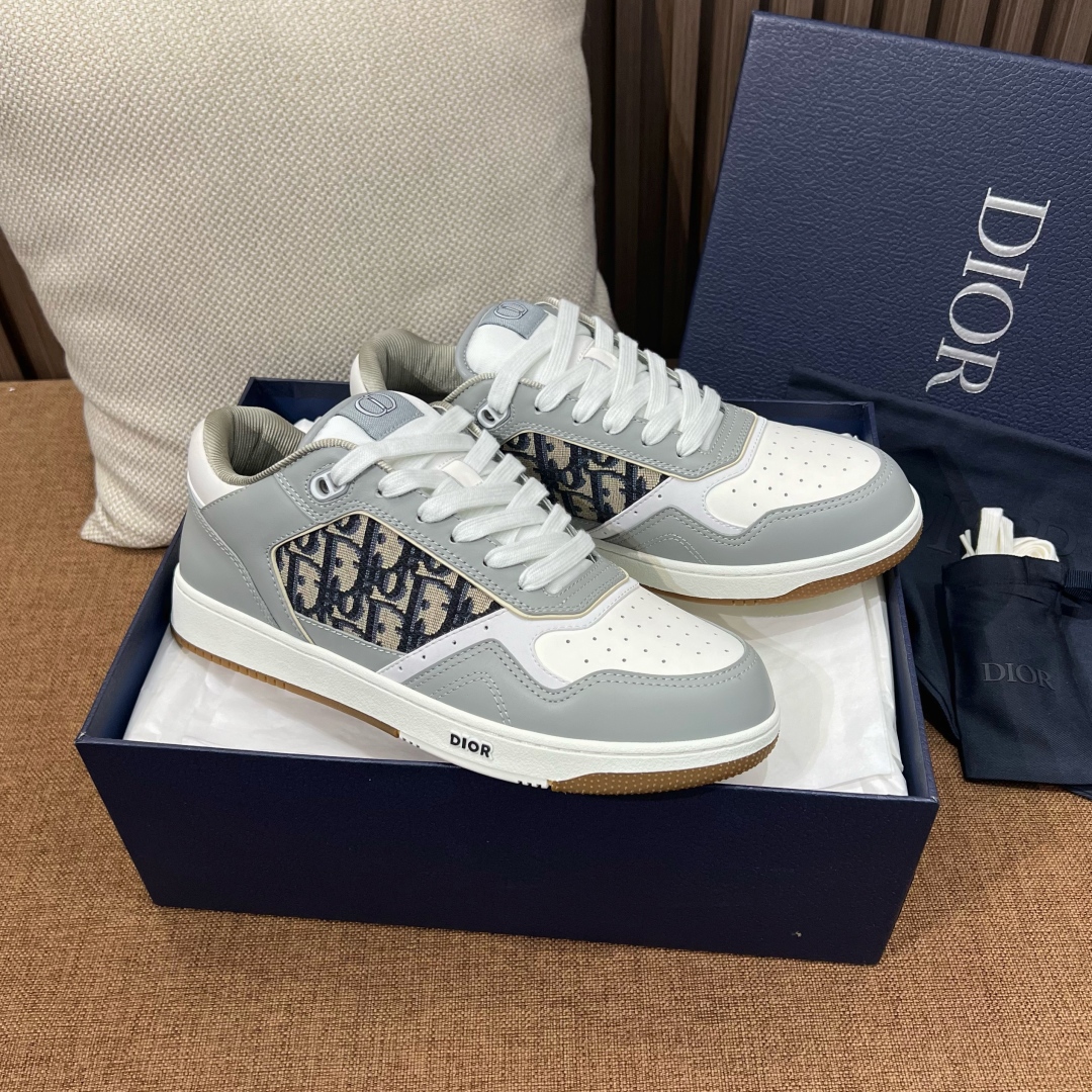 디올 스니커즈