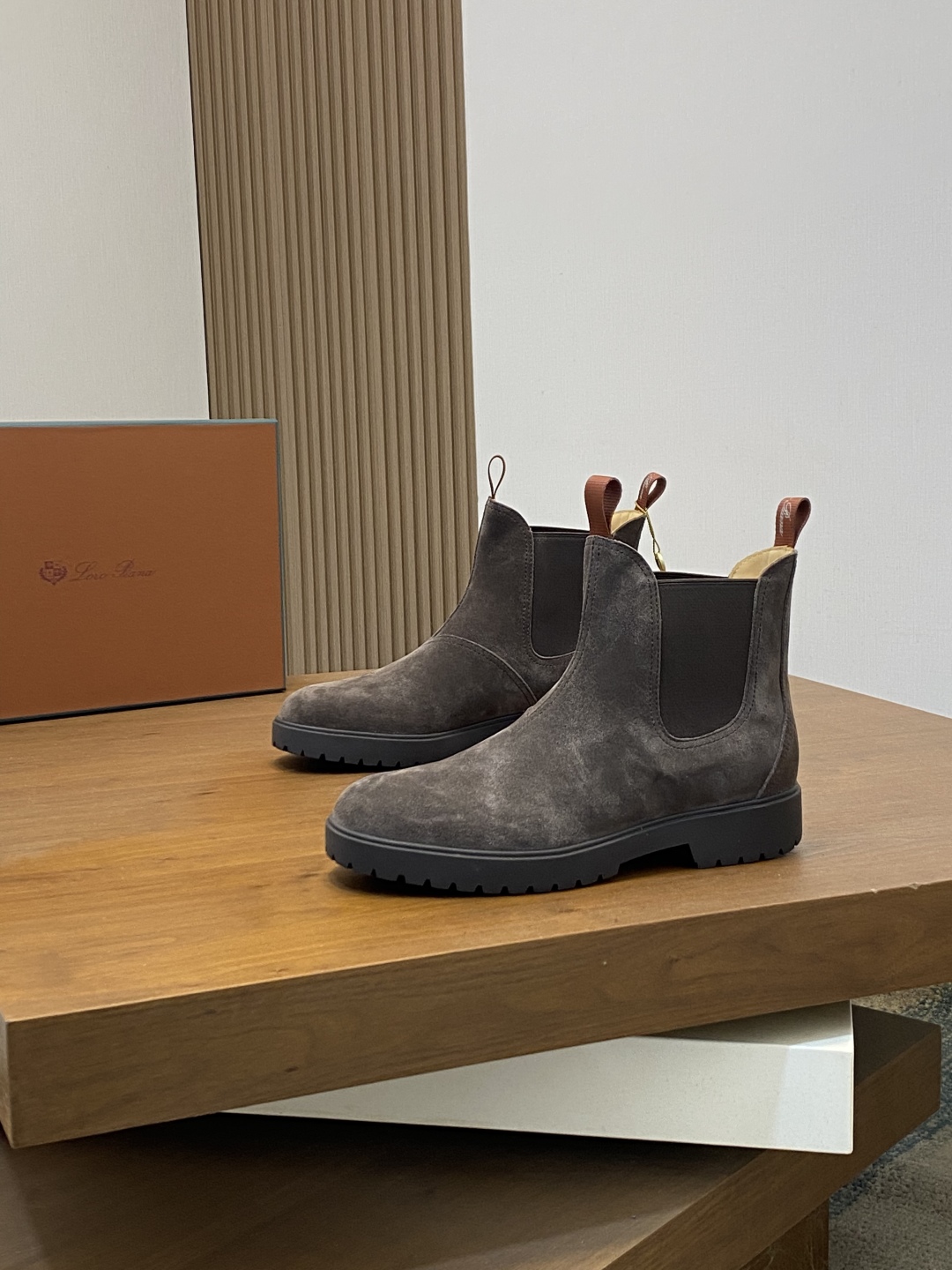 로로피아나 부츠