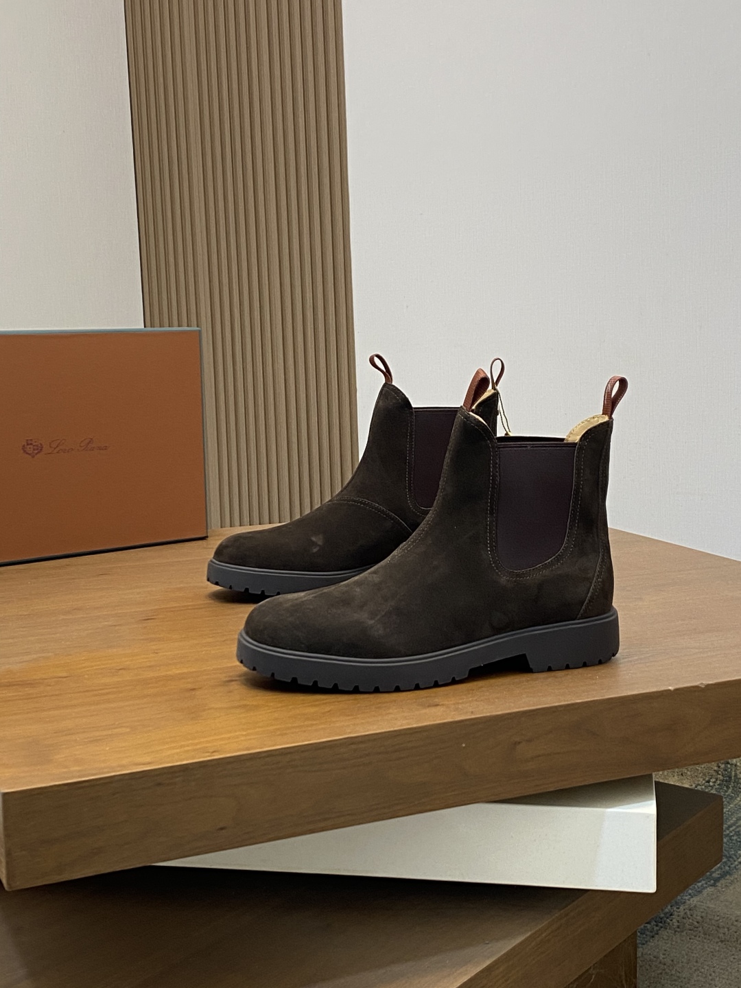 로로피아나 부츠