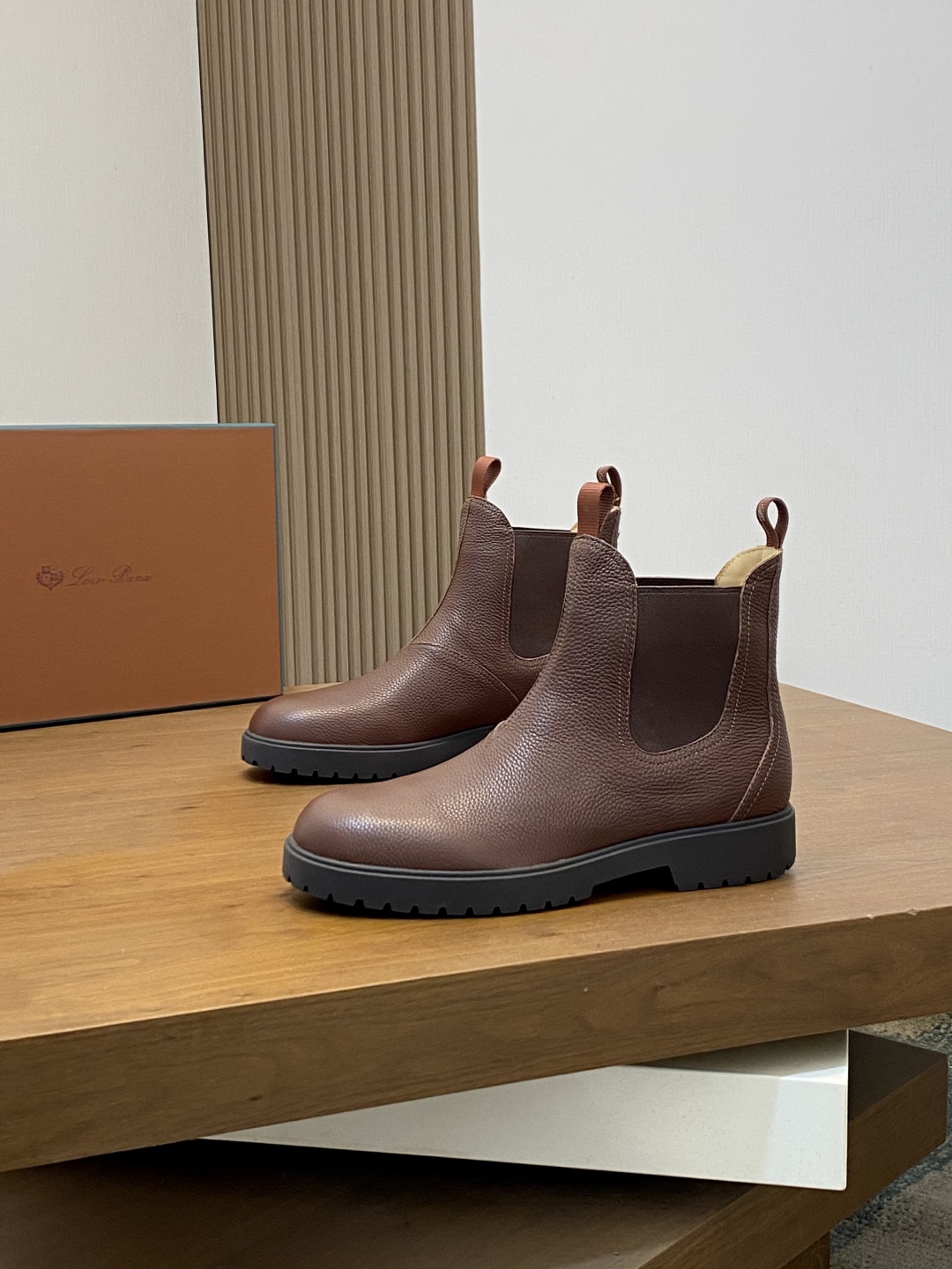 로로피아나 부츠