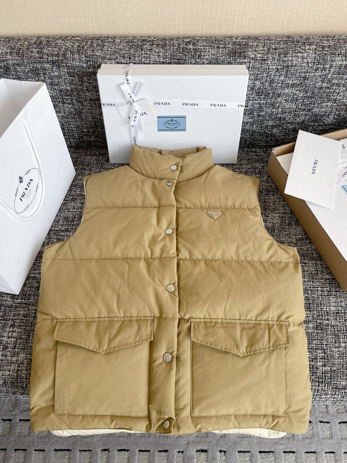 프라다 패딩조끼