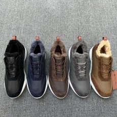 로로피아나 스니커즈