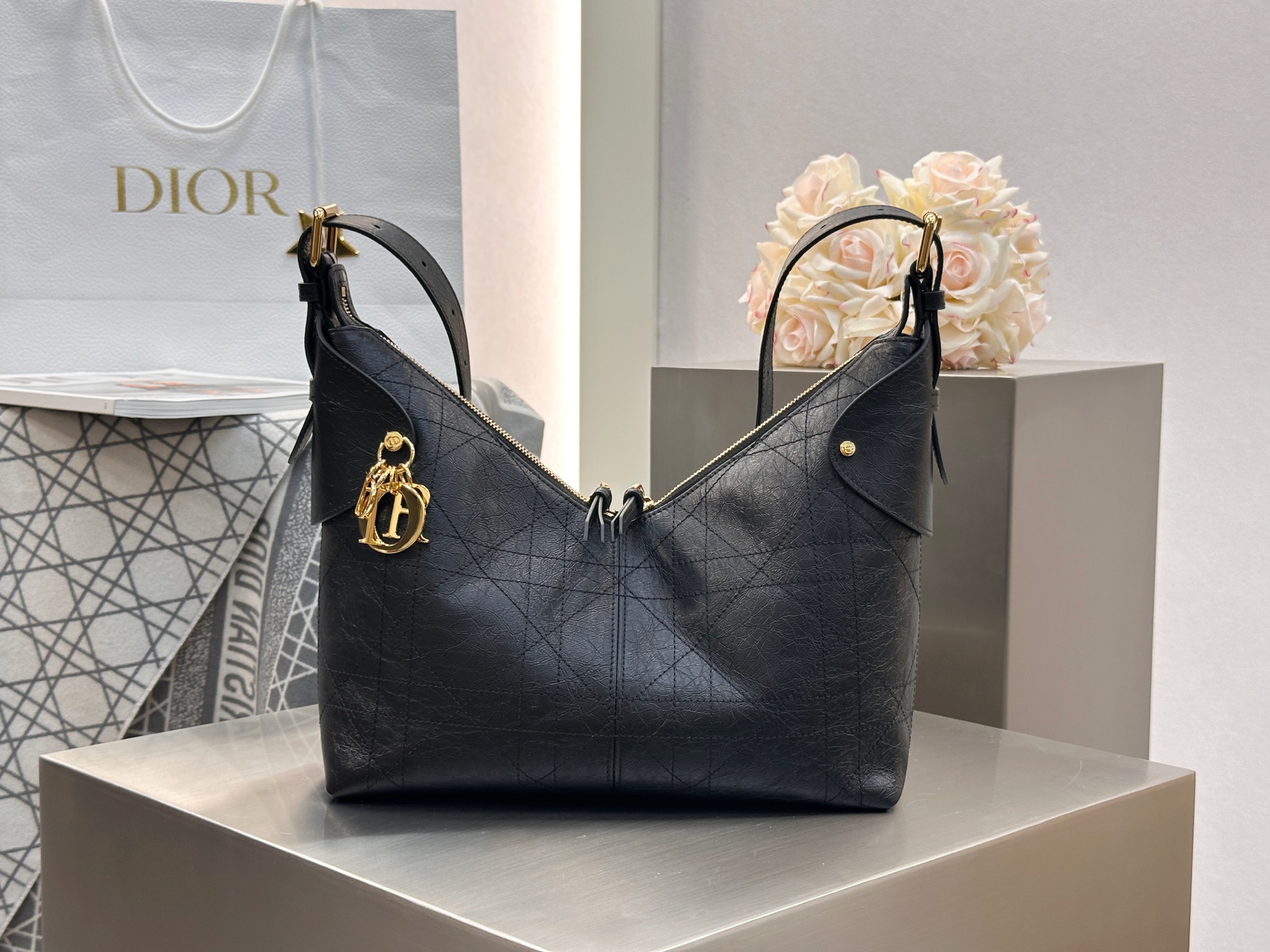 디올 보야지미디엄백