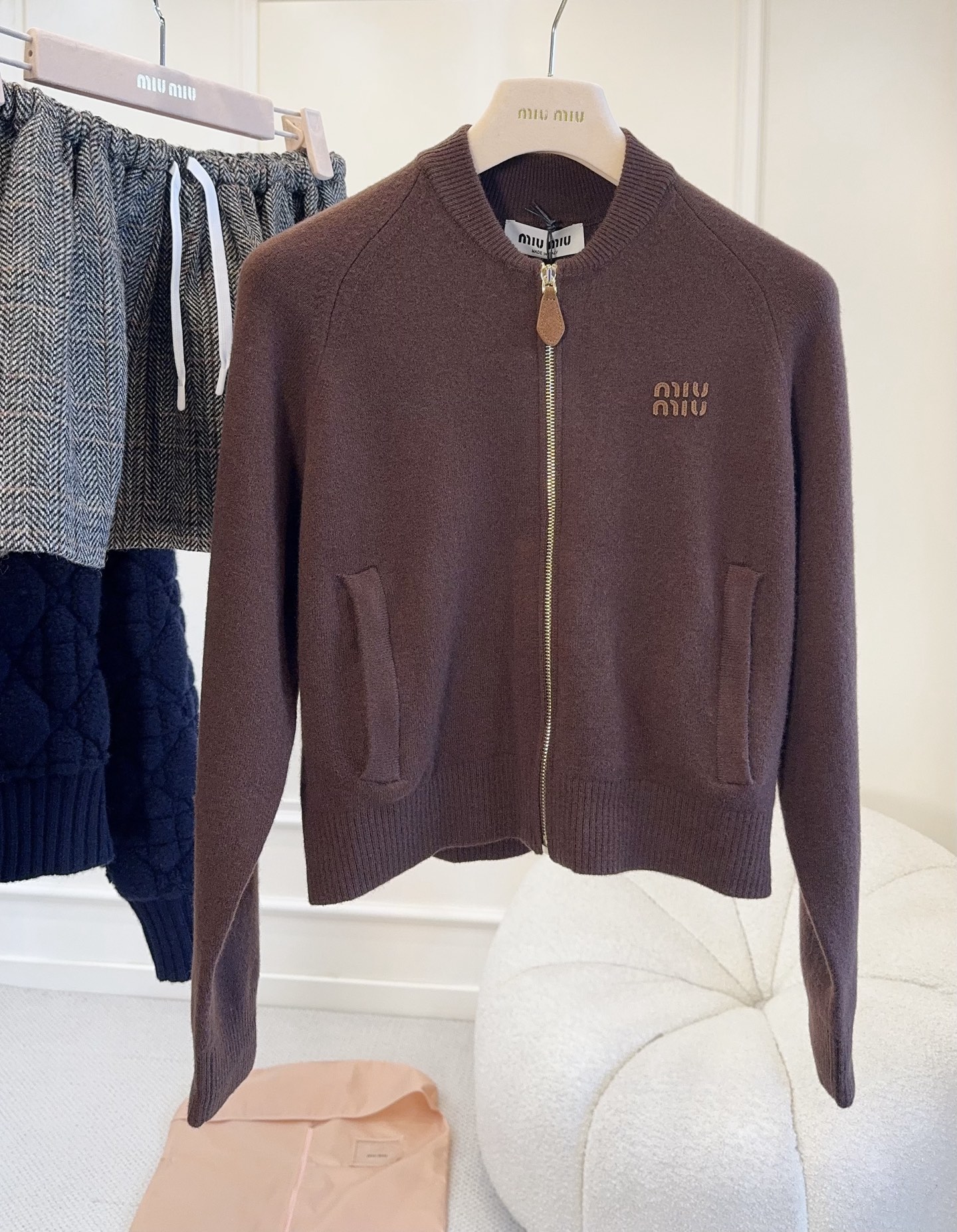 미우미우 가디건