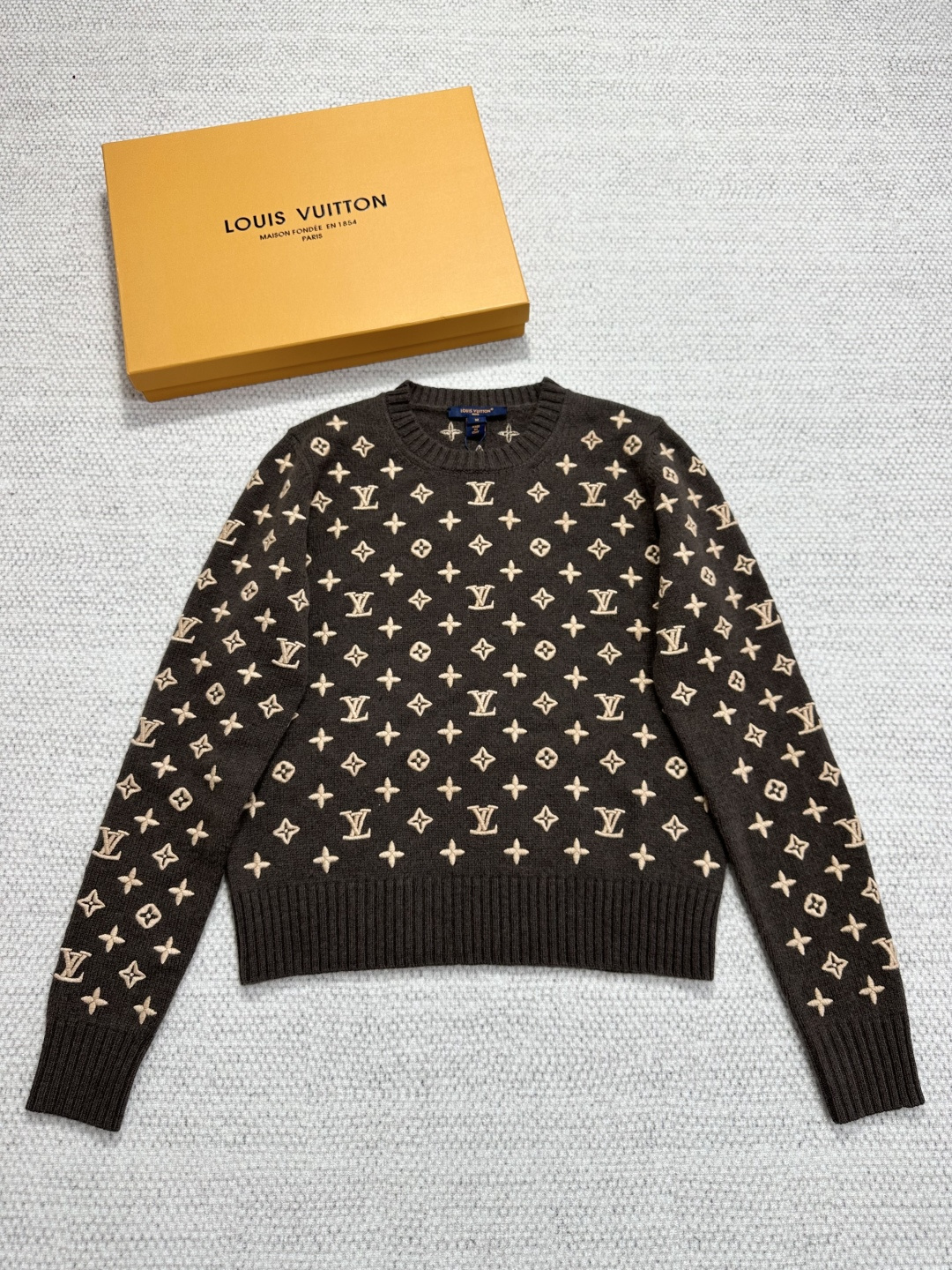 루이비통 니트