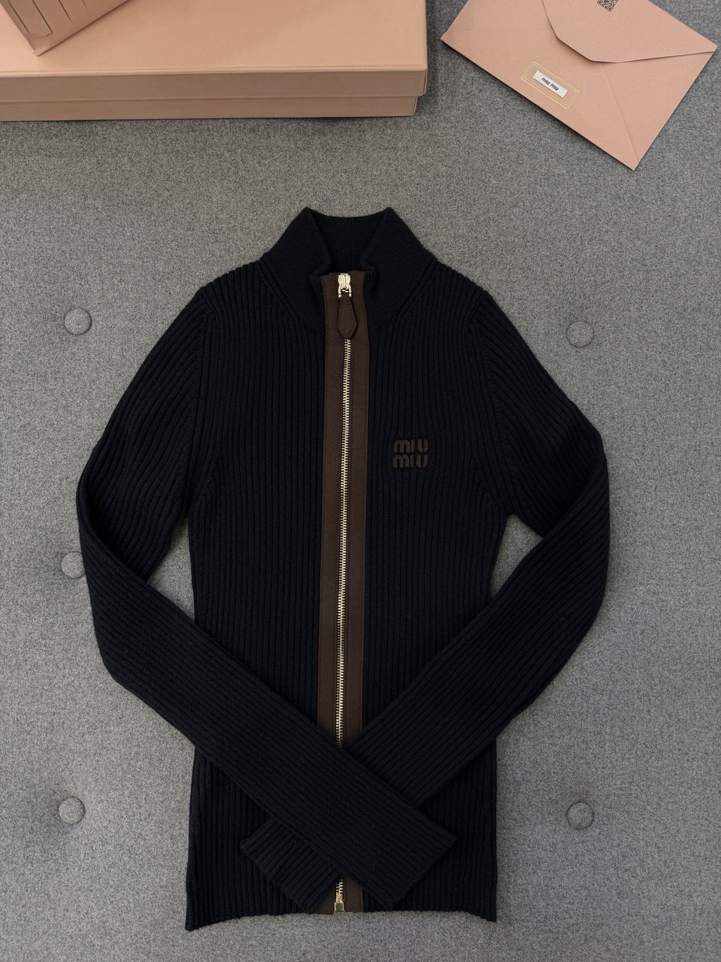 미우미우 가디건