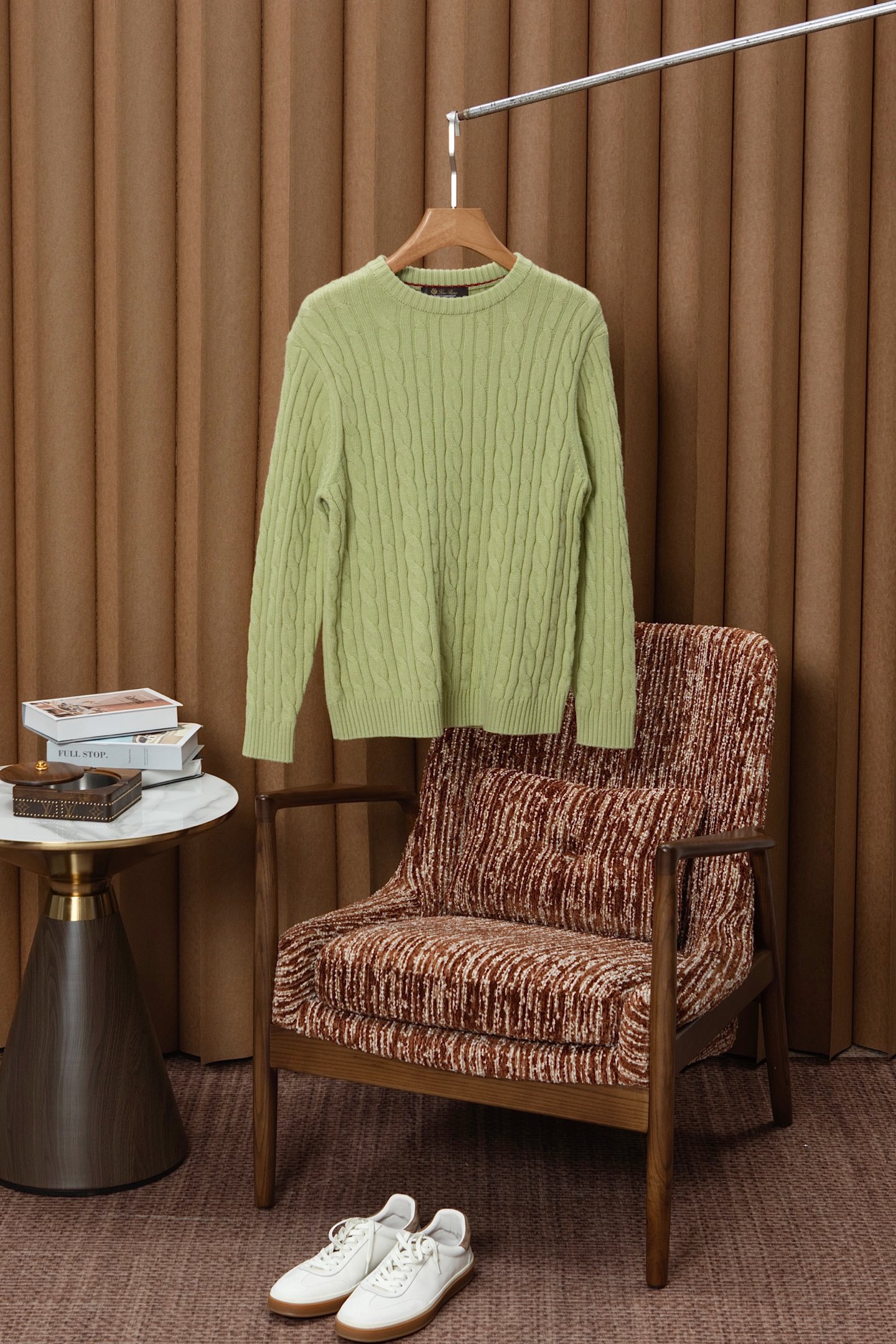 로로피아나 니트