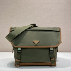 프라다 리나일론메신저백