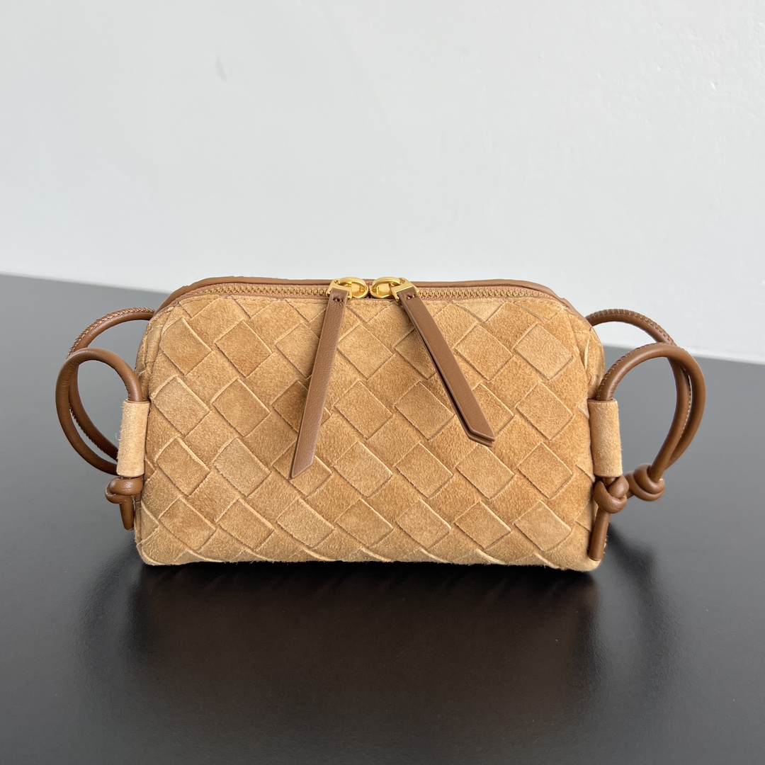 보테가베네타 콘서트파우치