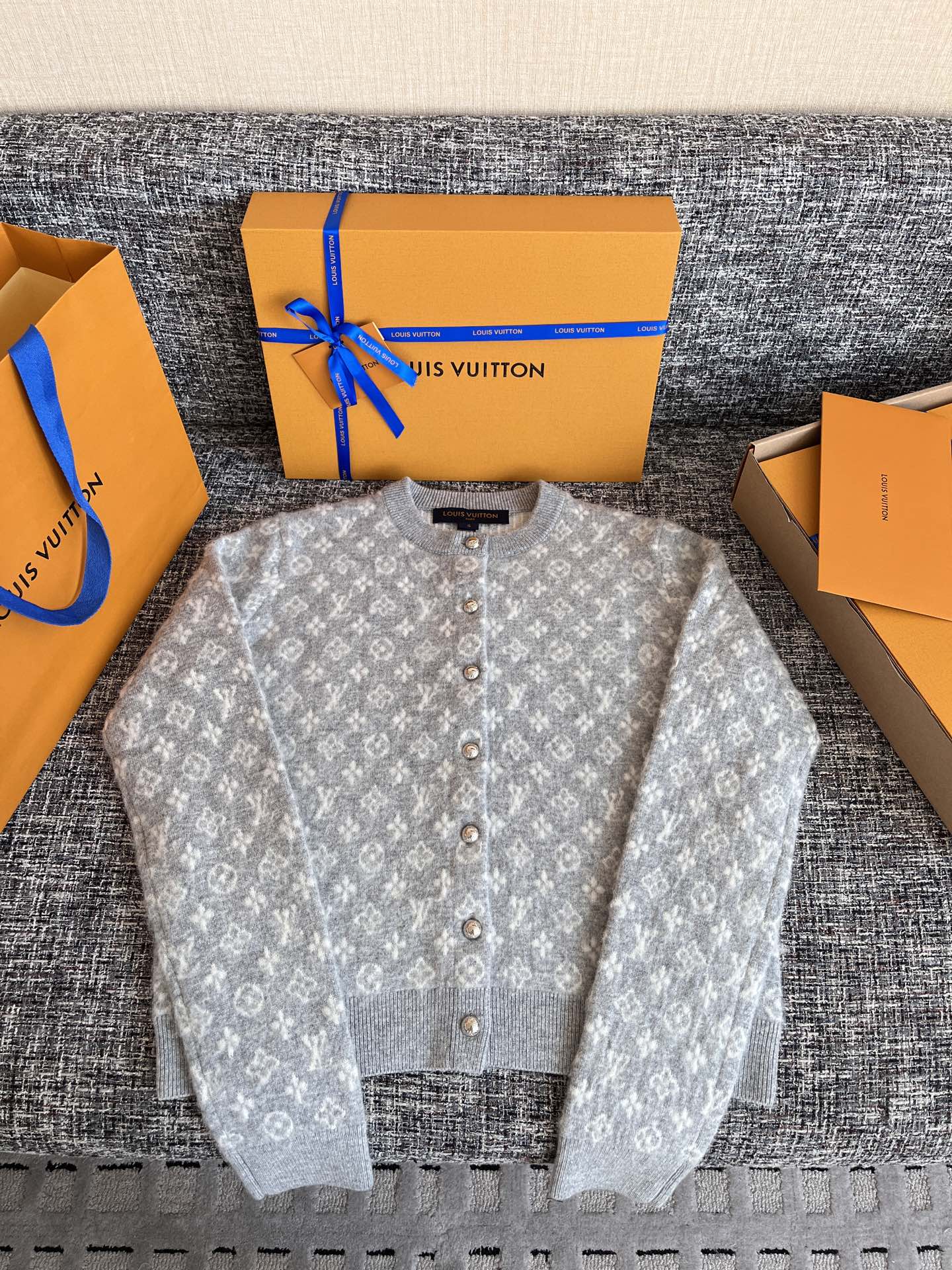루이비통 가디건