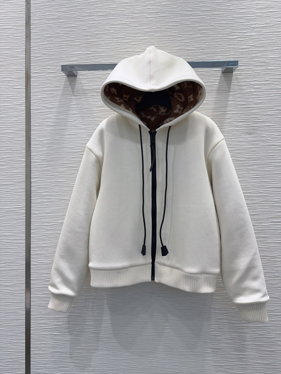 루이비통 후드집업