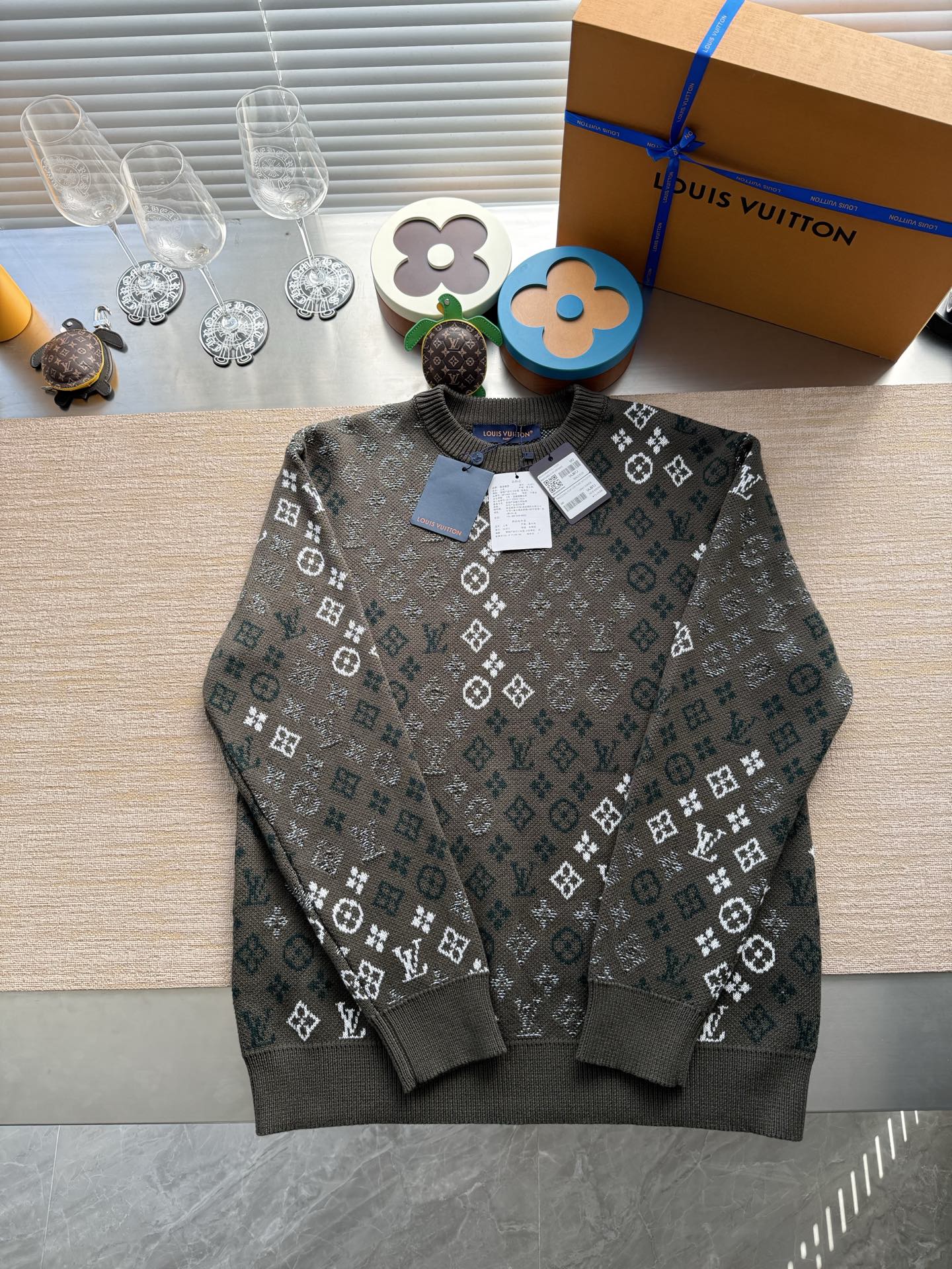 루이비통 니트