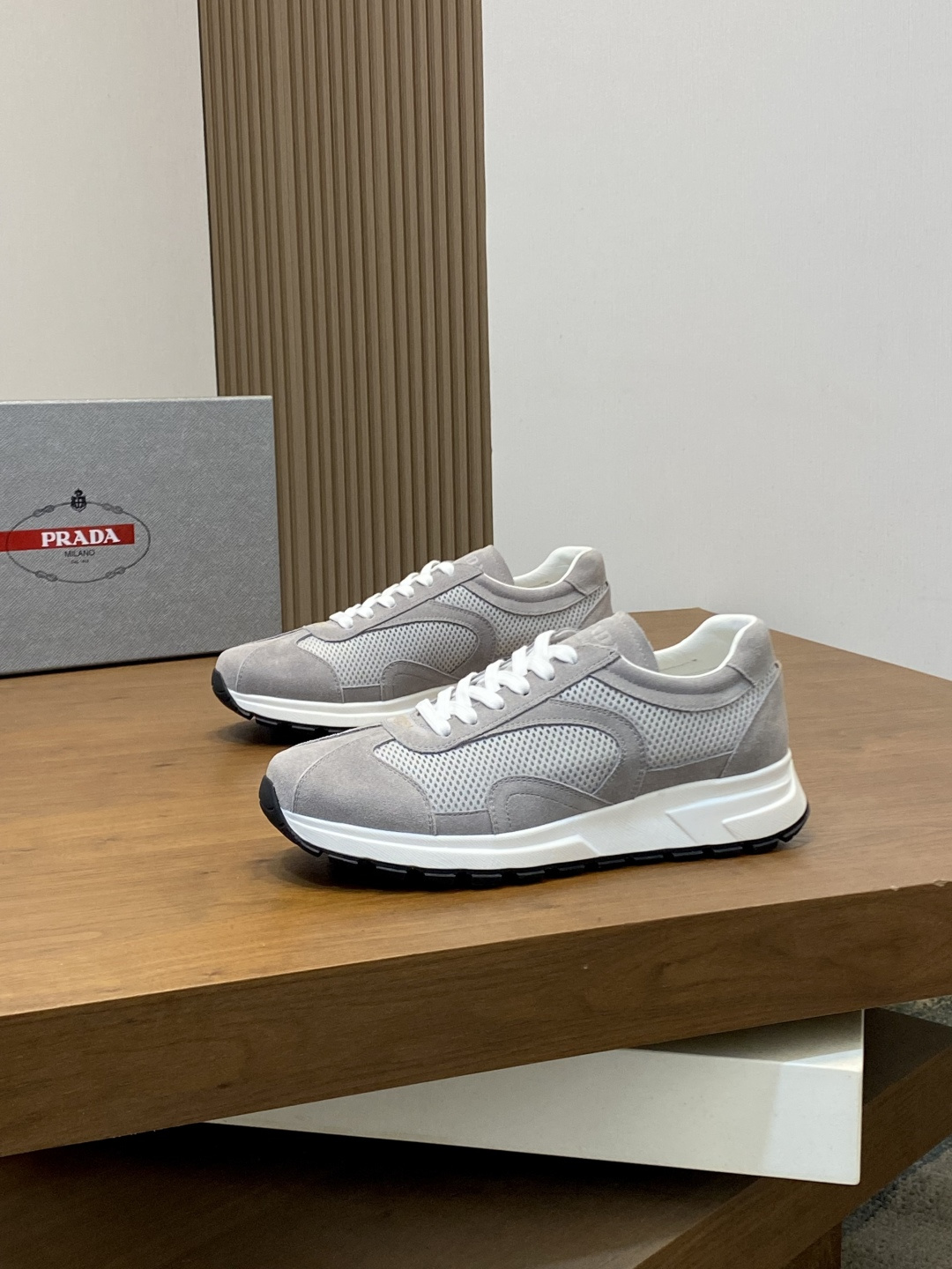 프라다 스니커즈