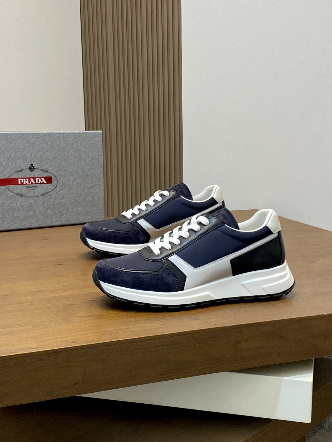 프라다 스니커즈