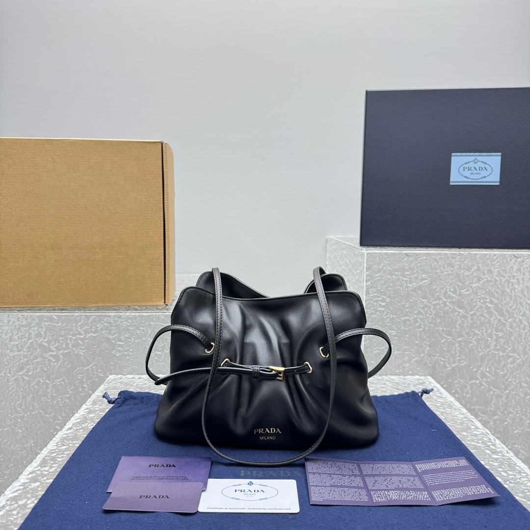 프라다 다다스몰나파가죽백